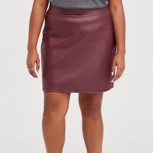 Torrid Mini Studio Luxe Pointe High Waisted Skirt - Size 3